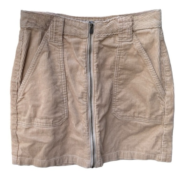 Hollister Ultra high Rise Corduroy Skirt I Size: 3 - Picture 2 of 11
